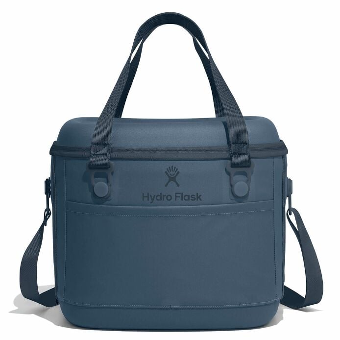 carryouttm-soft-cooler-15-l-v2 12pco384-carryout-cooler-15l-harbor-blue-straight_1.jpg