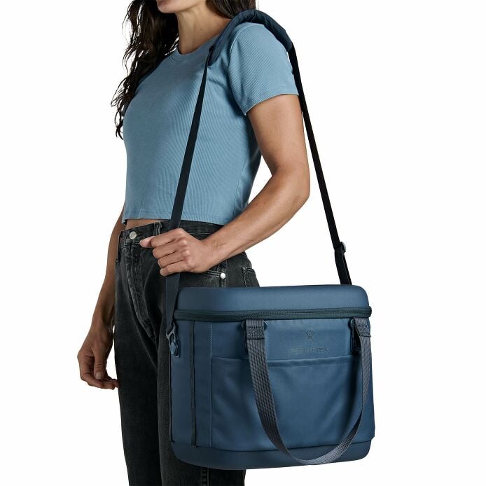 carryouttm-soft-cooler-15-l-v2 250815_hydro_s26_hb_14556_6.jpg