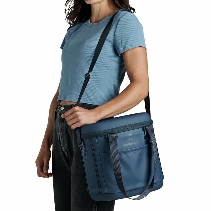carryouttm-soft-cooler-10-l-r5 250815_hydro_s26_hb_14560_1_4.jpg