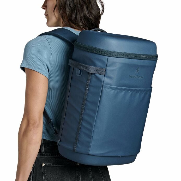 carryouttm-backpack-22-l-g1 250815_hydro_s26_hb_14605_7.jpg