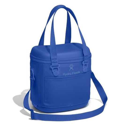carryouttm-soft-cooler-10-l-r5 6pco382_carryout_cooler_10l_capri_blue_angled_1.jpg