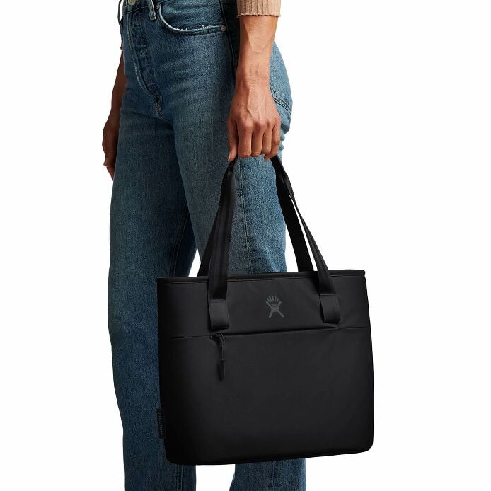 8-l-insulated-lunch-tote-v0 8l-tote-black-hb.jpg
