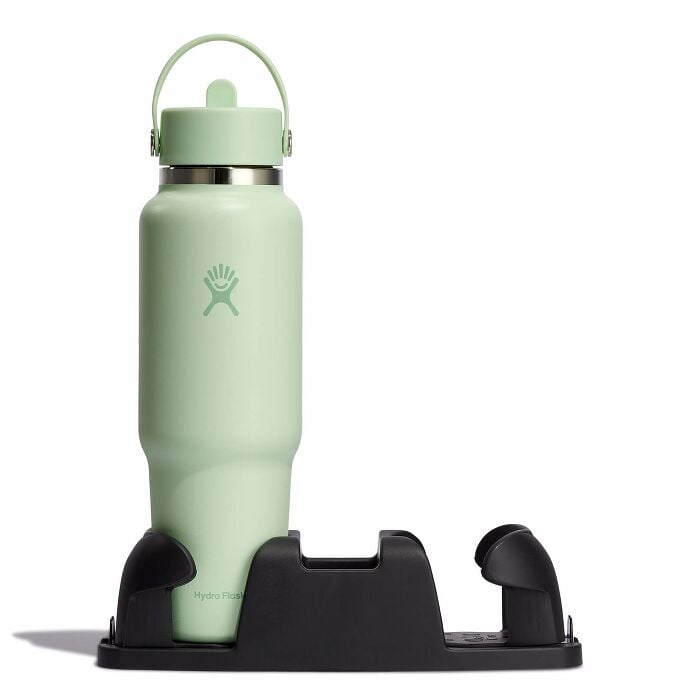 40-oz-travel-bottle-with-flex-straw-cap-l5 aloe-travel-bottle-in-cuplholder_3_3_1.jpg