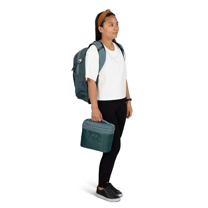 osprey-axis-x-hydro-flask-campus-essentials-bundle-k9 axisxhydroflask_s26_onbody1_cascadeblue_10007249_2.jpg
