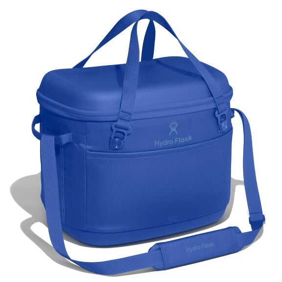 carryouttm-soft-cooler-30-l-a5 cpco382_carryout_cooler_30l_capri_blue_angled_1.jpg