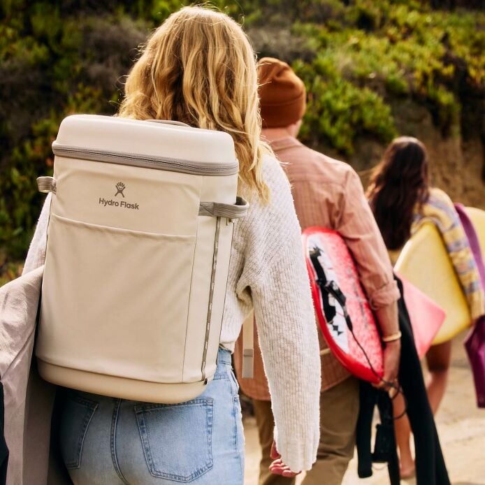 carryouttm-backpack-22-l-g1 hf_carryout_bouwer_d1_l1_torrey_pines_lifestyle_0974_2.jpg