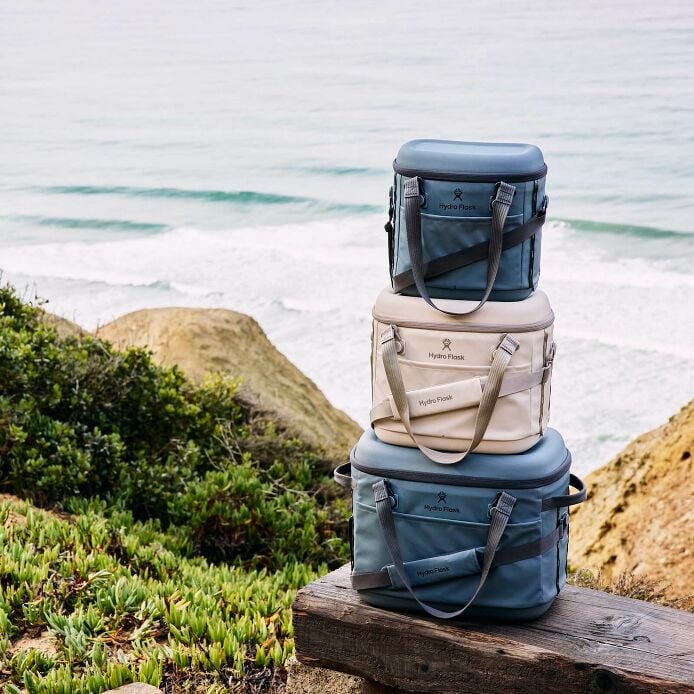 carryouttm-soft-cooler-15-l-v2 hf_carryout_bouwer_d1_l1_torrey_pines_still_life_0252_6.jpg