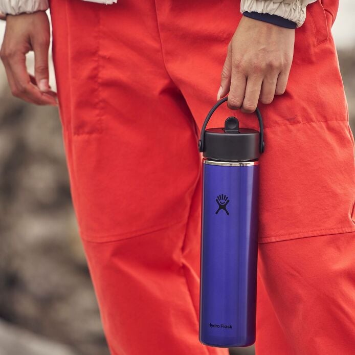 24-oz-lightweight-flex-straw-bottle-b5 hf_s26_lightweight_mcinnis_7443_3.jpg