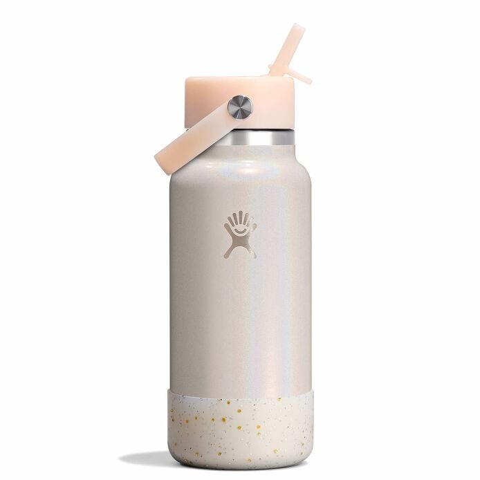 medium-boot-u3 le-f25w32-g-32-oz-wide-flex-straw-cap-glimmer-cream-straight-withboot_1_1_1.jpg