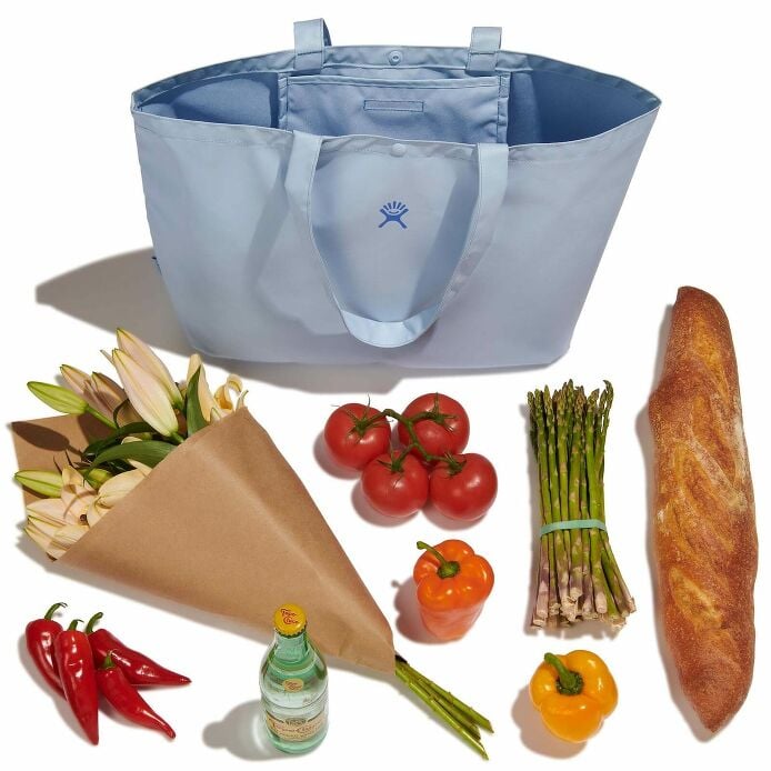 20-l-tag-along-tote-v7 rt20484_20ltagalongtote_surf_packing_1.jpg